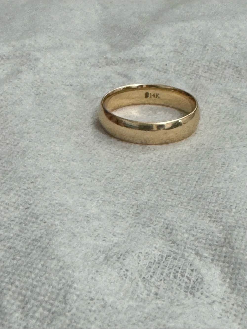 14K Yellow Gold Men's 5mm Comfort Fit Wedding Band